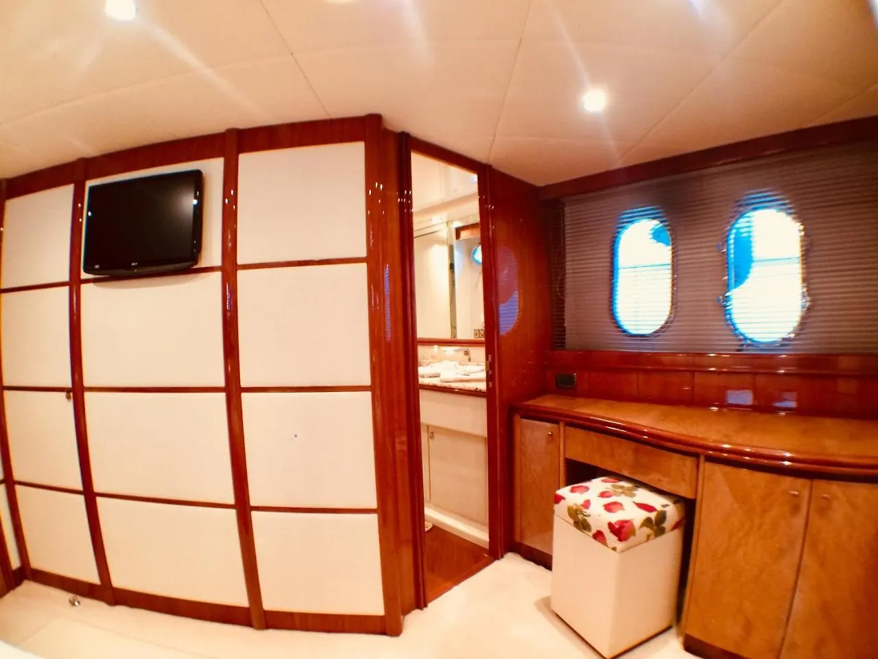 Hotel Saint Tropez Luxury Yacht