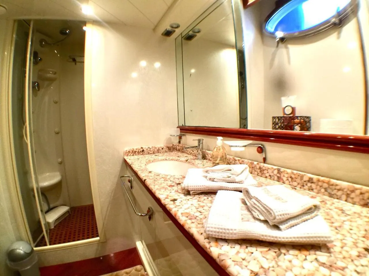 Saint Tropez Luxury Yacht Hotel Saint-Tropez